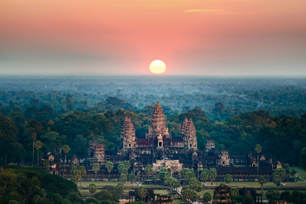 What is the best way to travel around Cambodia