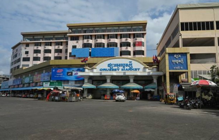 8 Big Markets in Phnom Penh Infected by Covid 19