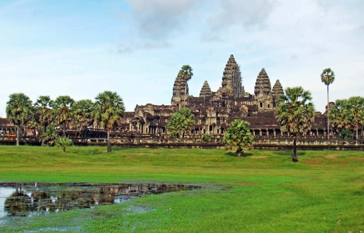 How much money do I need to move to Cambodia?